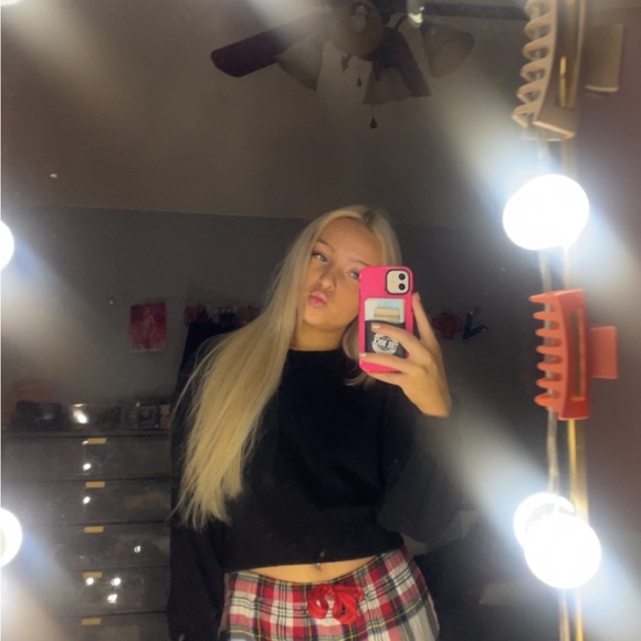 Meet your Posher, Ryli - Picture 1 of 1